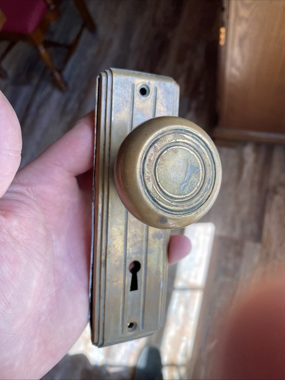 Brass Art Deco Lines Stepped Circles Door Knob Backplates with Key Holes 2