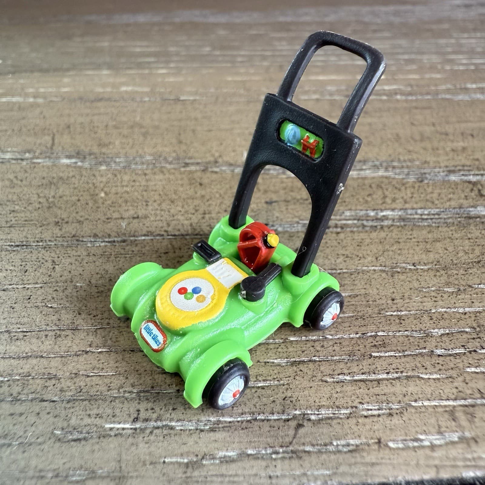 Miniverse Mini Little Tikes Gas 'n Go Mower Tiny Dollhouse Miniature Mower 3