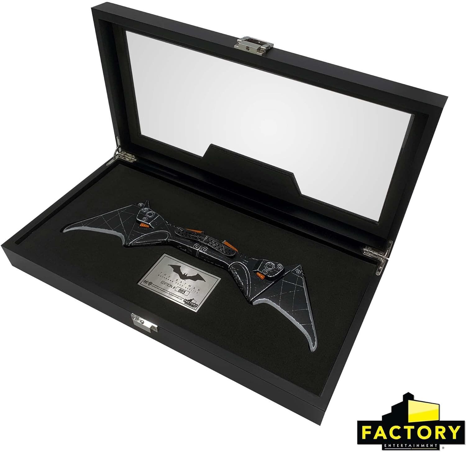 Factory Entertainment 1:1 The Batman Dark Knight Batarang Prop Replica 4
