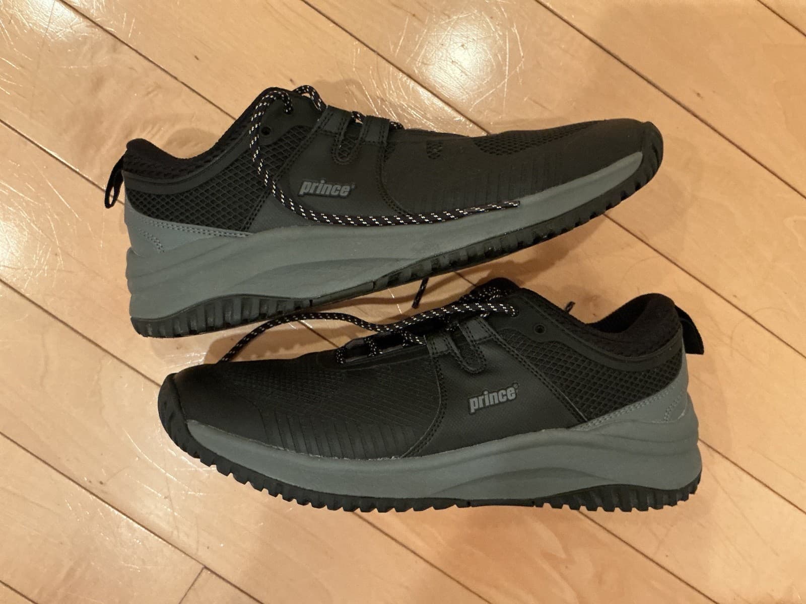 Prince mens tennis shoes (black 10.5) New 2