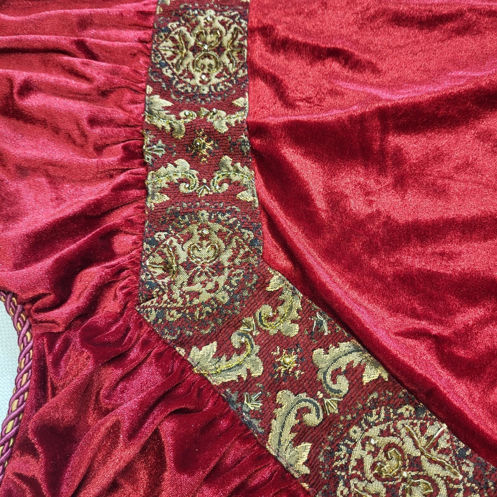 JC Penney Home Tree Skirt Red Gold Christmas Velvet Scalloped Beaded Luxury Vtg 4