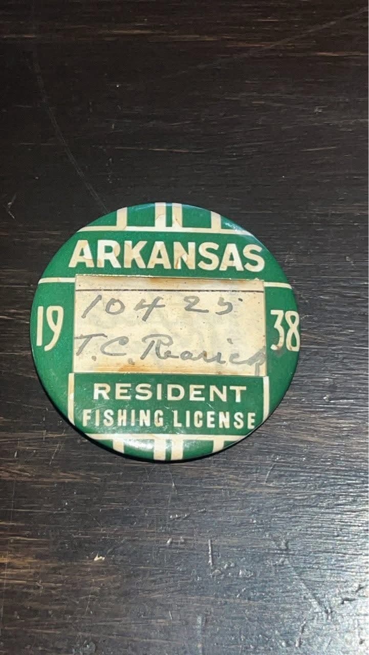 (3) 1937 1938 1939 Arkansas Resident fishing license pinback From Same Angler 4
