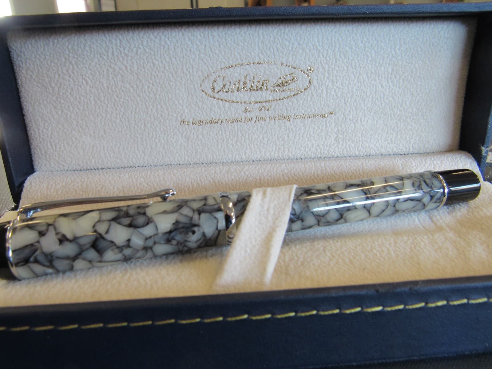 Conklin Duragraph Fountain Pen Cracked Ice 5