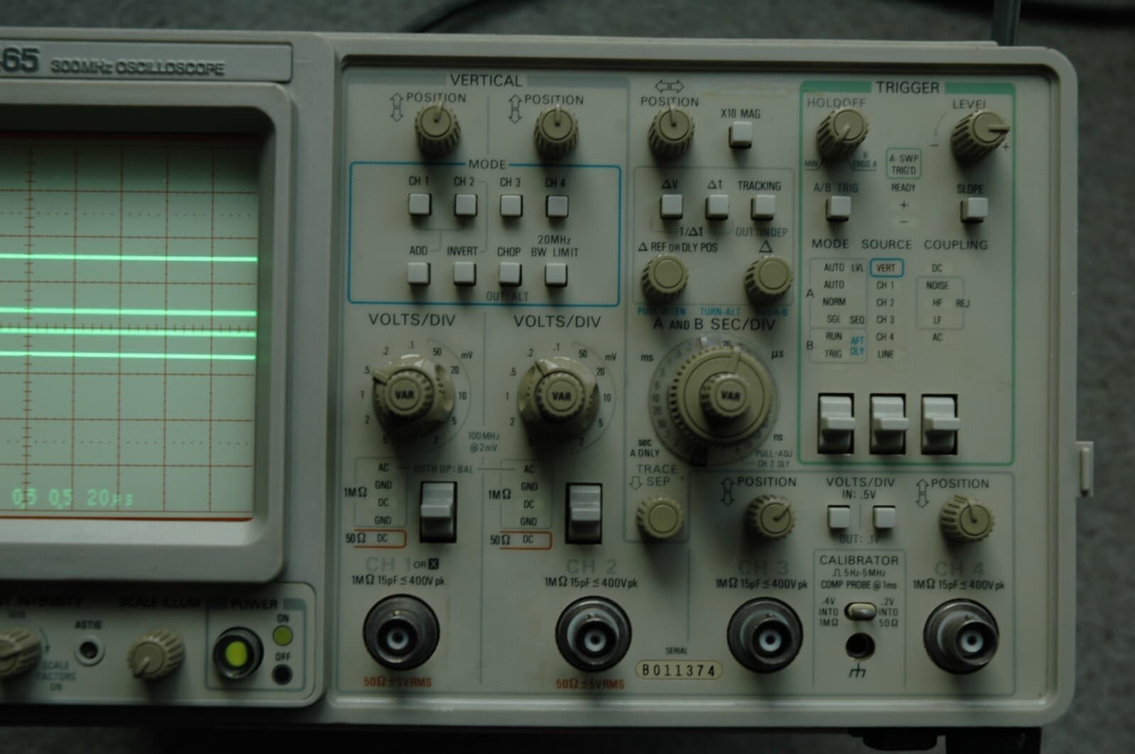 Calibrated,  Refurbished Tektronix 2465 300 MHz Oscilloscope 2