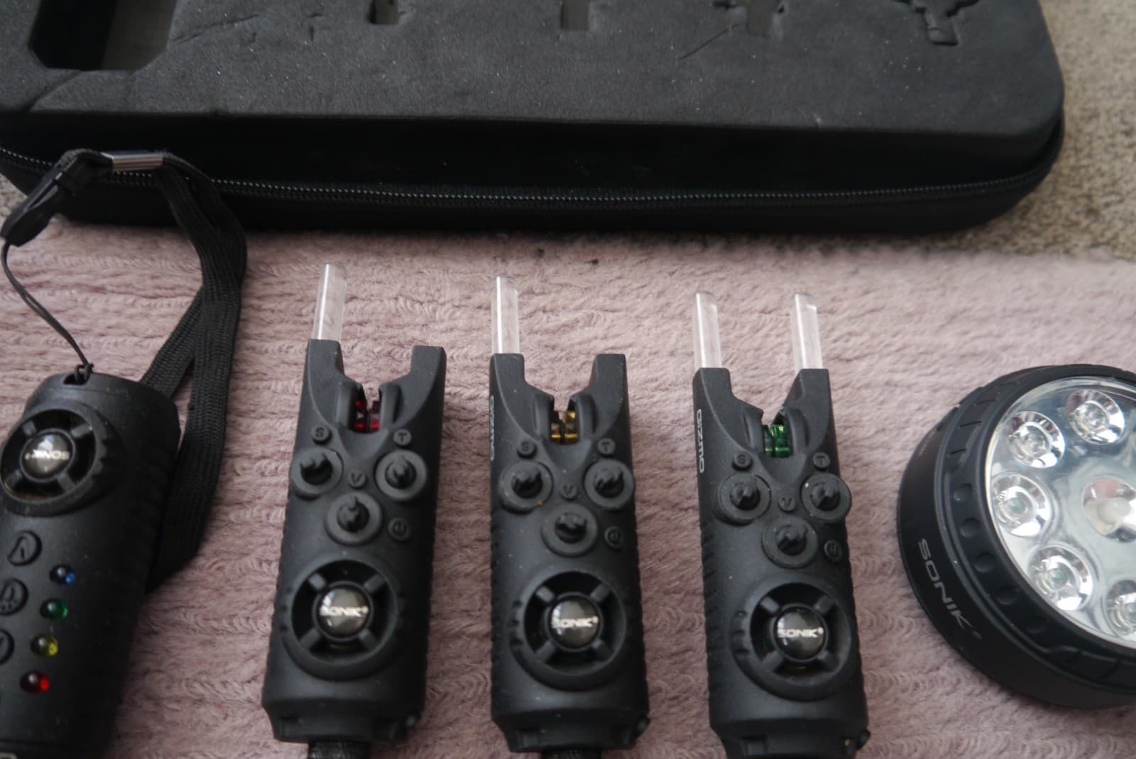 SONIK GIZMO BITE ALARMS WITH RECEIVER X3 USED COARSE FISHING TACKLE 5