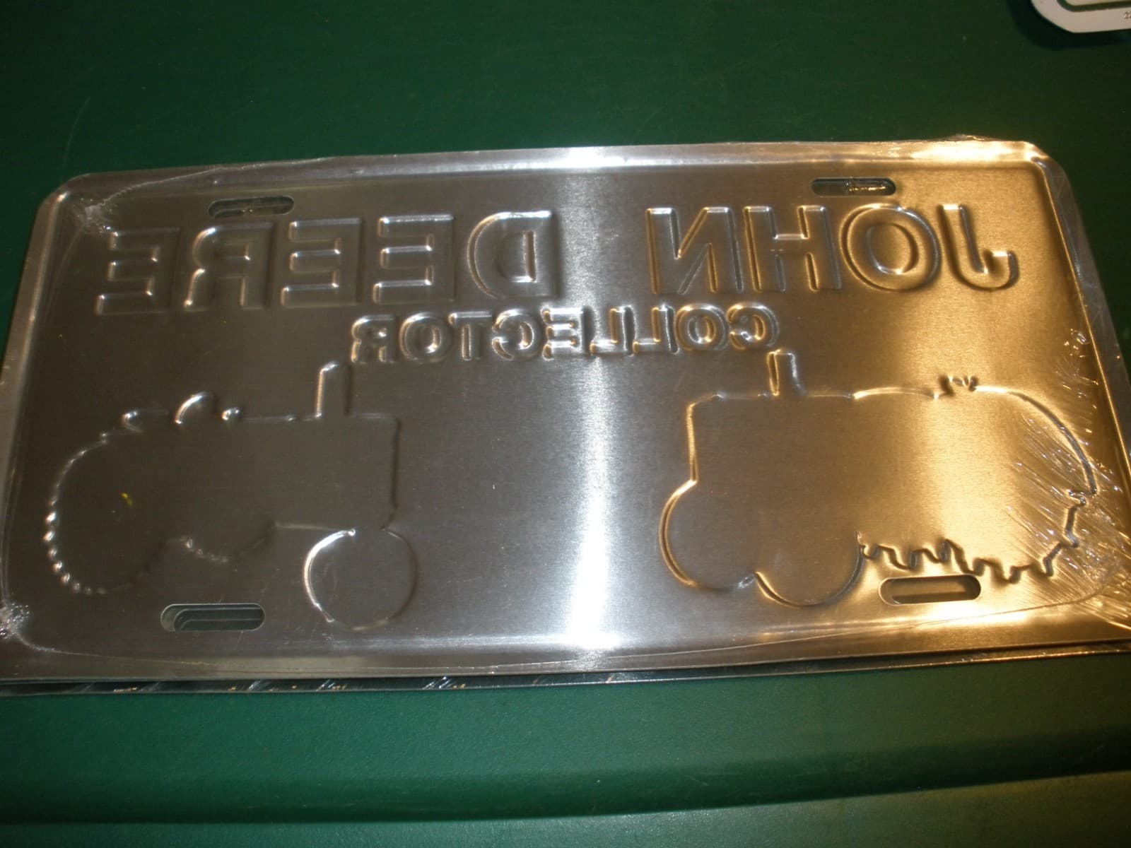 NEW Sealed John Deere Metal License Plate John Deere Collector (lighter Green) 2