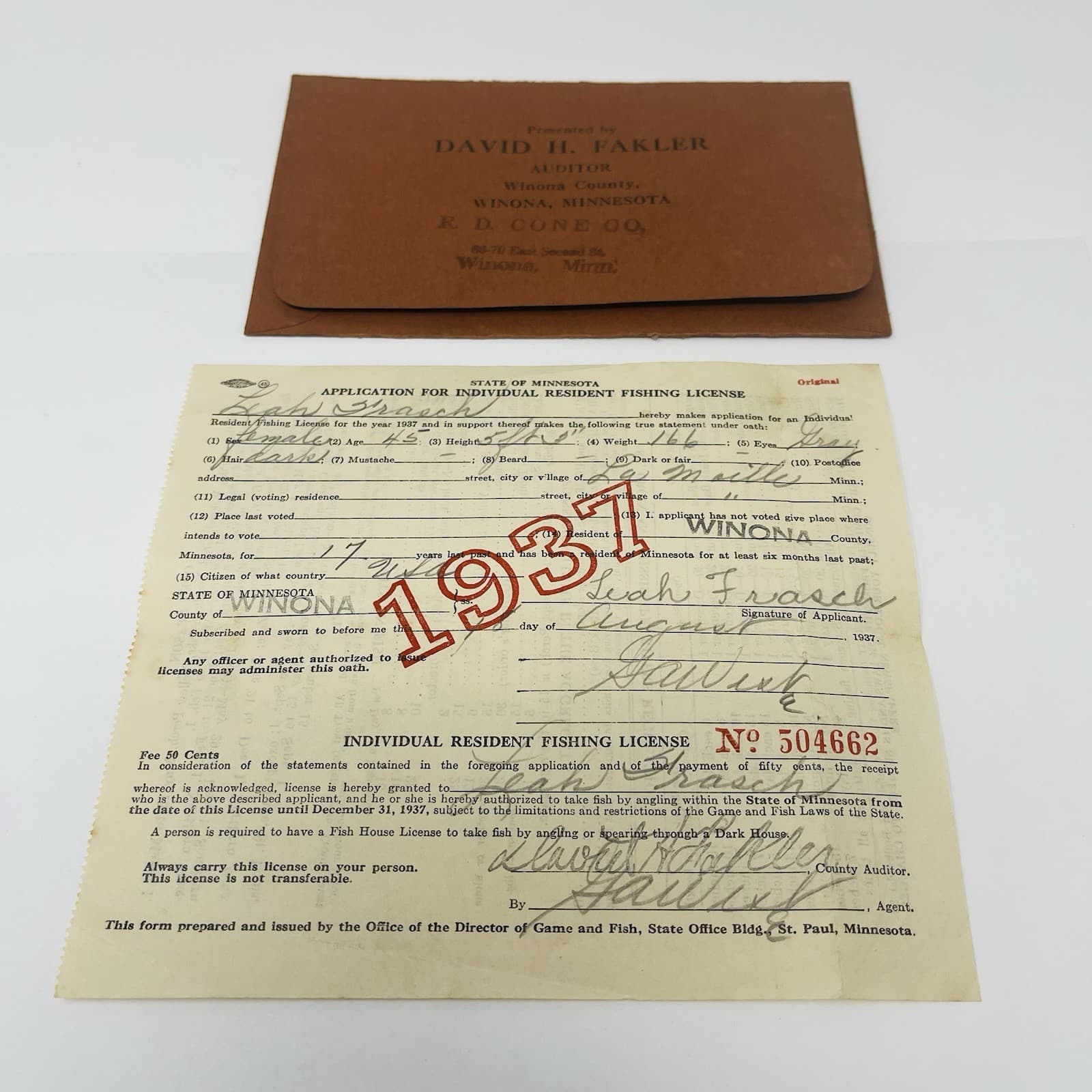 1937 Winona Minnesota Individual Fishing License Wallet Cities Service Oil