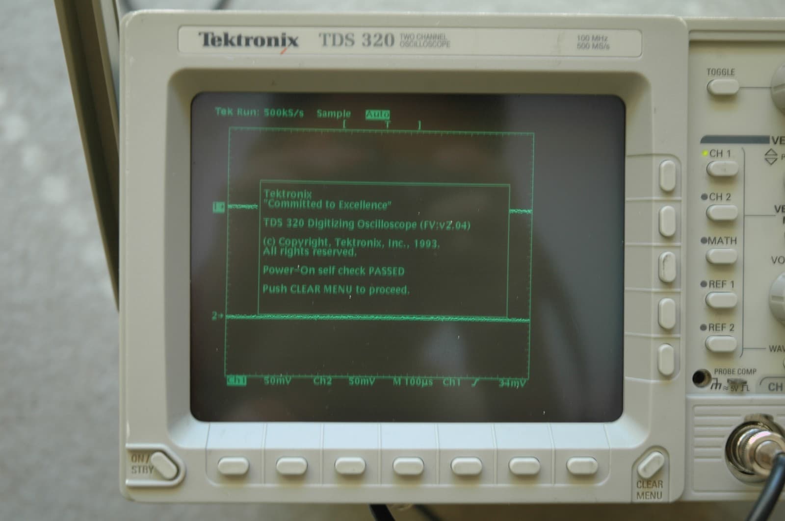 Tektronix TDS 320 100Mhz Digital Oscilloscope Calibrated only power up 214 times 4