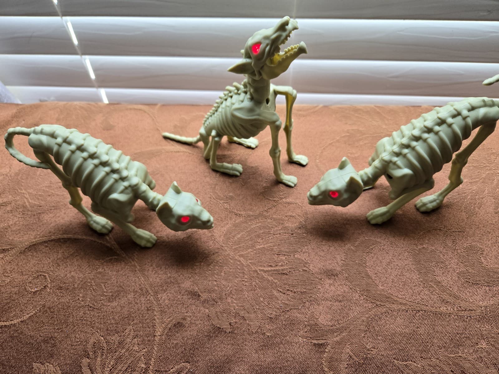 6" HOWLING WOLF SKELETON Figure, Eyes Light Up and It Really Howls Set of 3