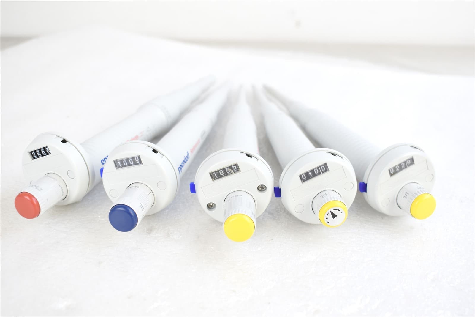 LOT of 5 Eppendorf Reference Single Channel Pipette (3x 100, 1x 1000 & 1x 2500) 2