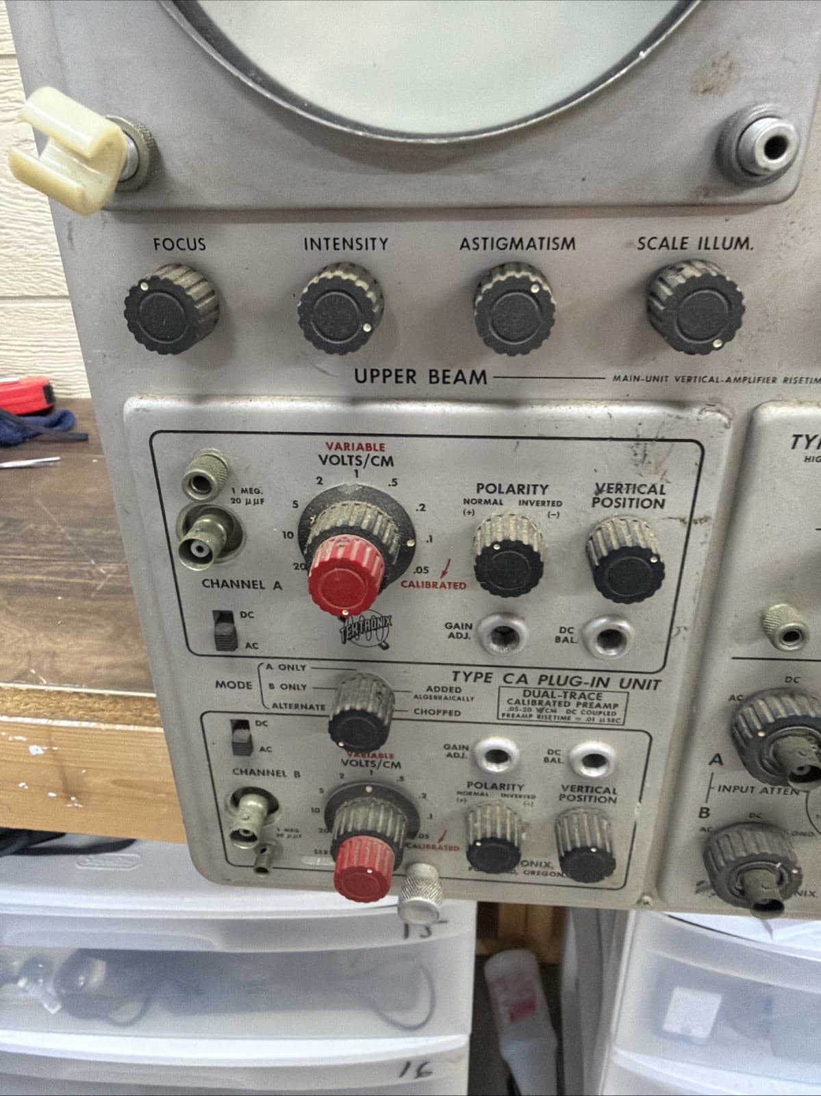 Tektronix 551 Dual Beam Ocilloscope Working 4