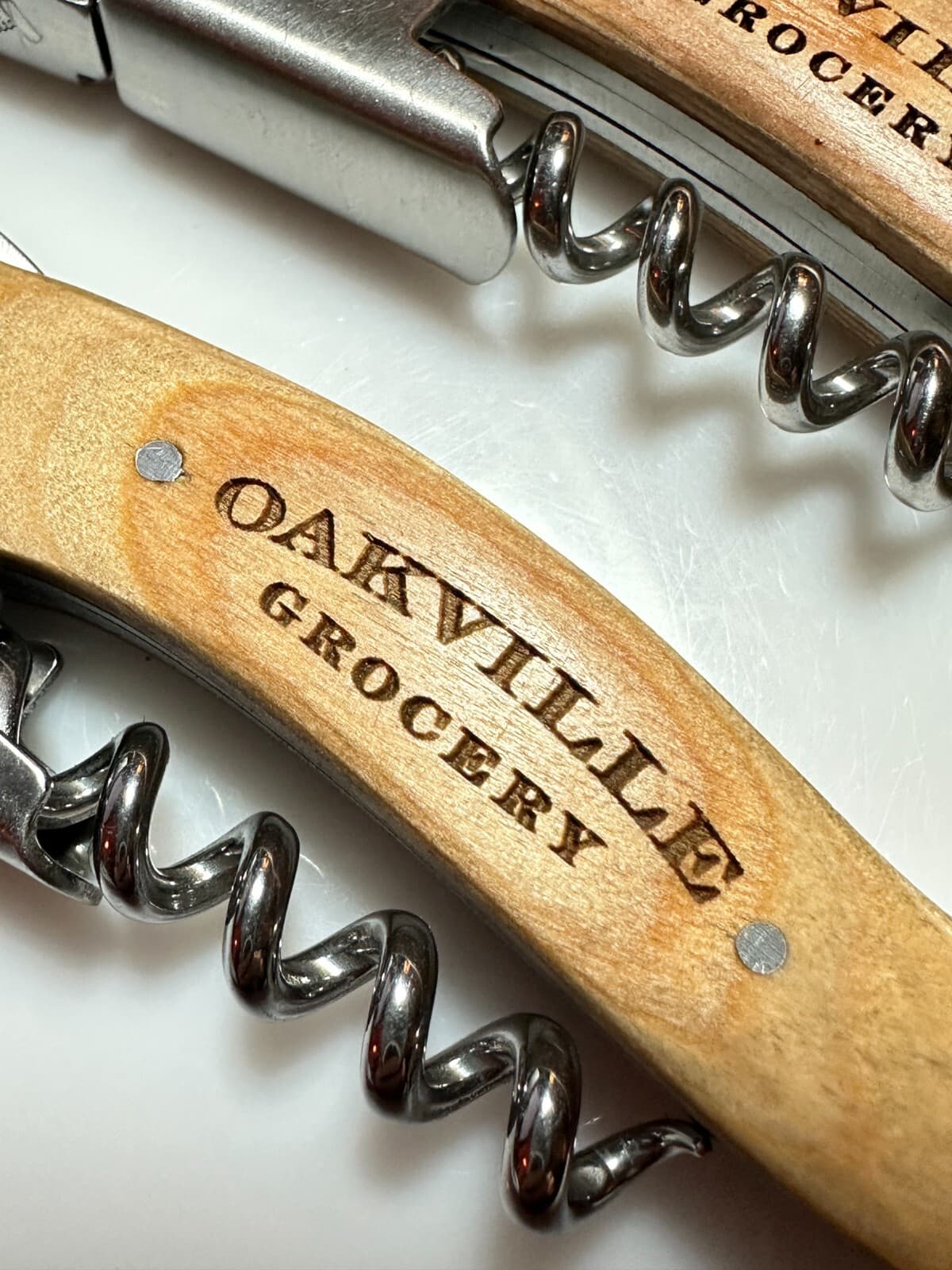 (2) Vinstyle OAKVILLE GROCERY Quality Hefty Waiters Corkscrews Wine Opener 2