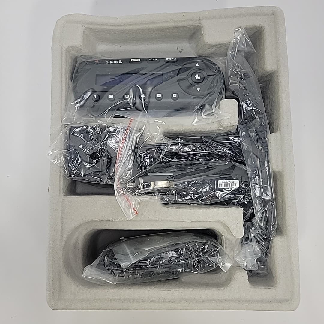 Sirius Satellite Radio InV2 with Vehicle Kit SI2TK1, Open Box 2