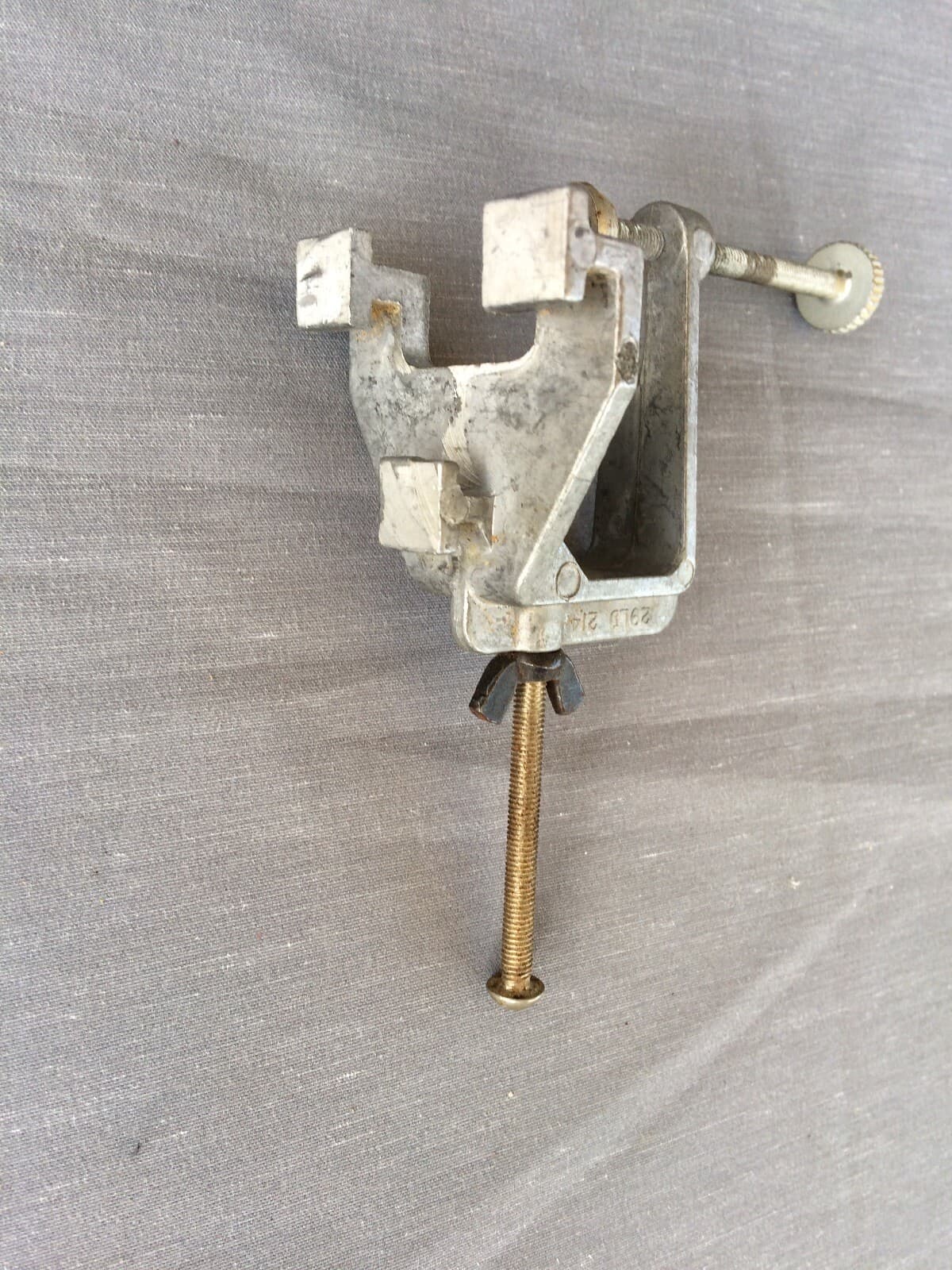 29LD 214 Mystery Bosch Channel Slot Mounted C Clamps Hold Down 2