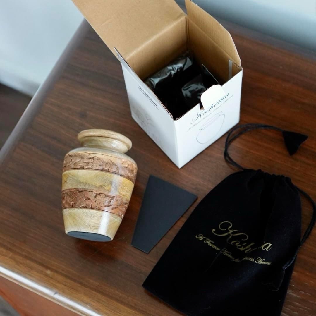 Handcrafted Wooden Cremation Urns for Human Ashes Decorative Pet Urn Mango Wood 3