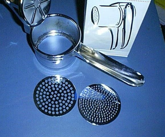 Harold's Kitchen Stainless POTATO RICER & 2 changeable Disks- Coarse & Fine  NEW 3