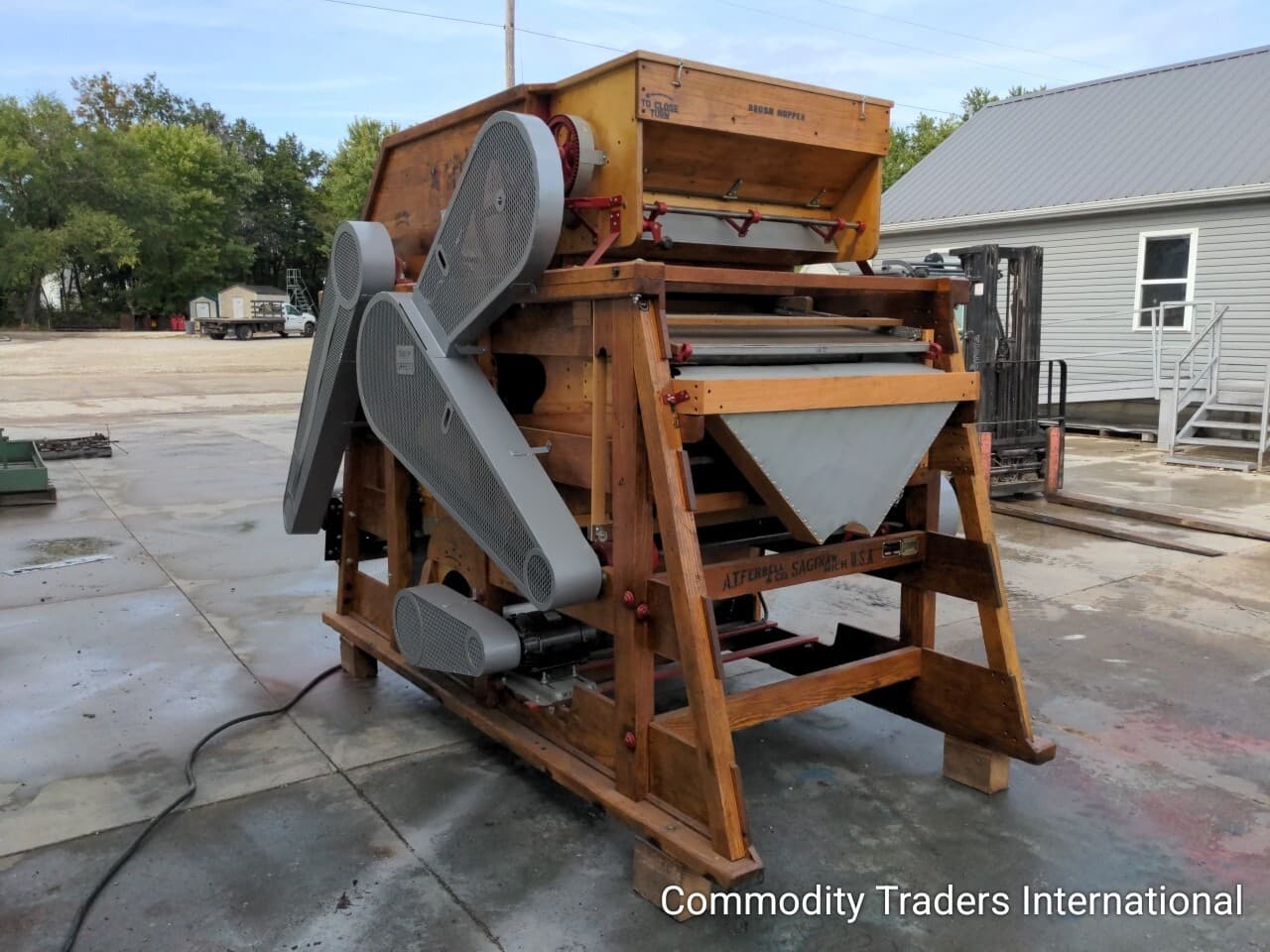 Clipper Seed & Grain Cleaner (Fanning Mill) Super 69D Seed Separator 5