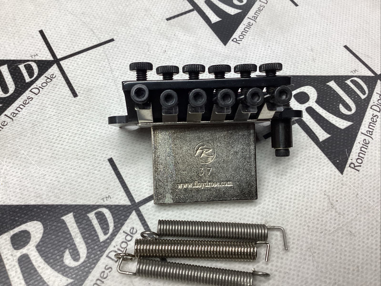 EVH Logo Floyd Rose Tremolo Bridge Vibrato Black Locking 37mm 4