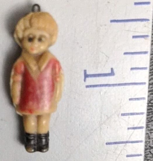 Vintage Little Orphan Annie Child's Pendant Charm Cracker Jack Celluloid Rare 1" 5