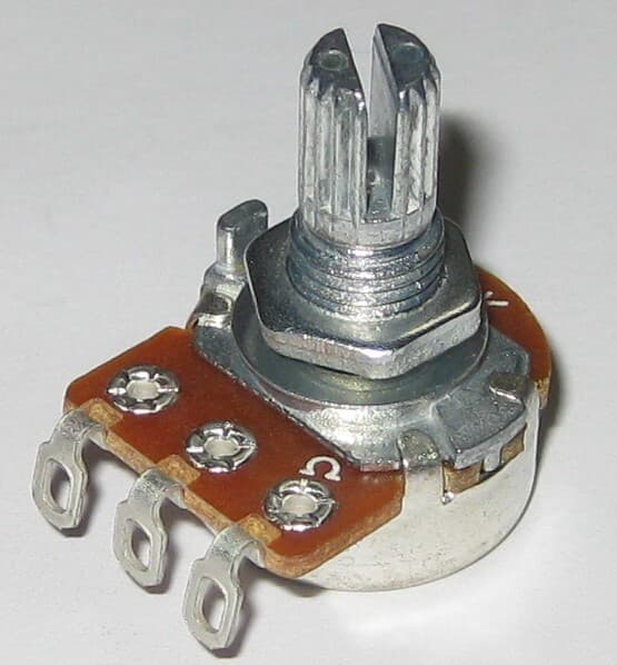 Linear (B) Taper 1k Ohm Potentiometer - 6mm (1/4") Shaft - 1/8 Watt 1000 Ohm 3