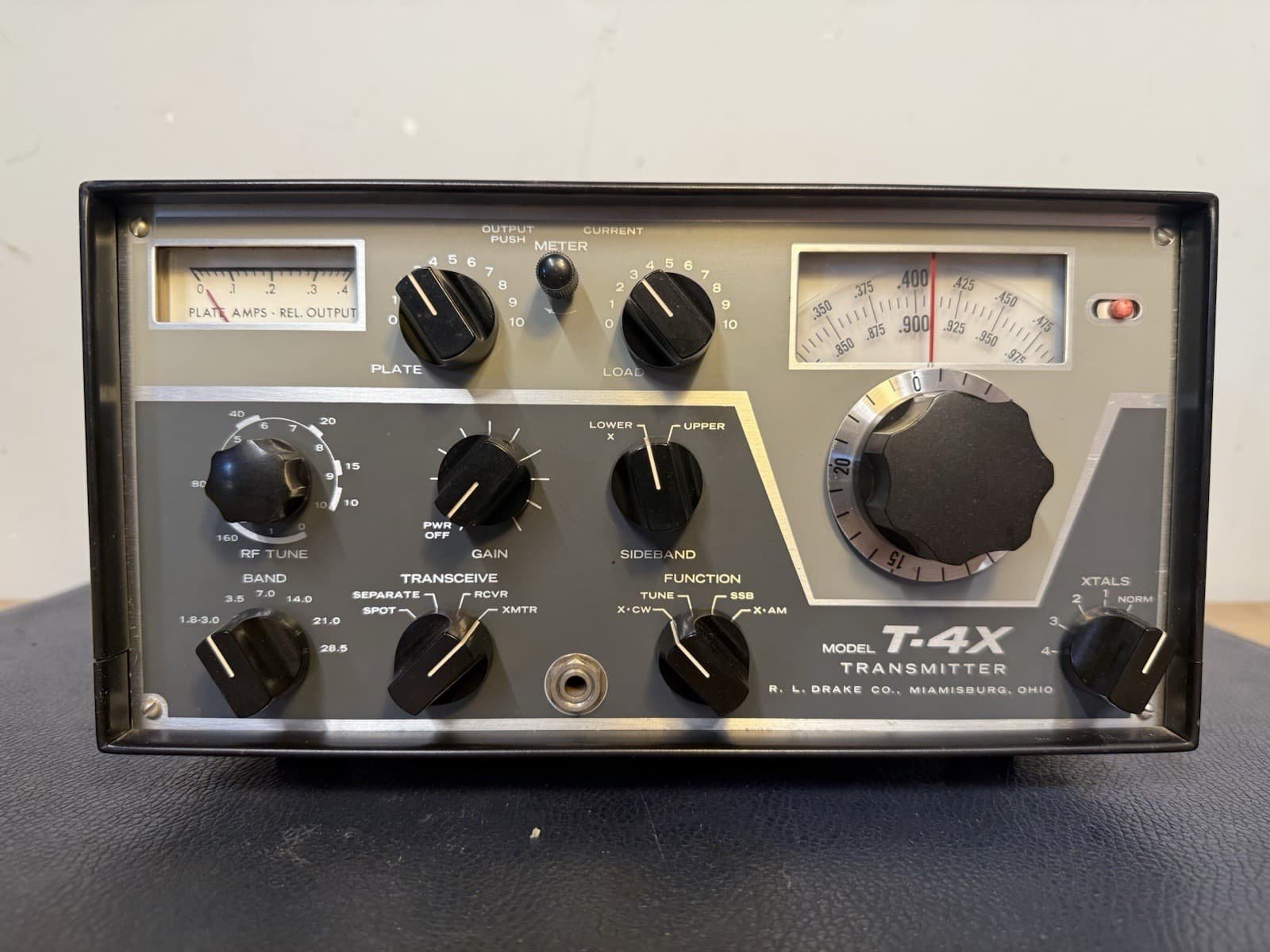 DRAKE T-4X HF TRANSMITTER (SN-11638) Working Powers On & Good Bias 2