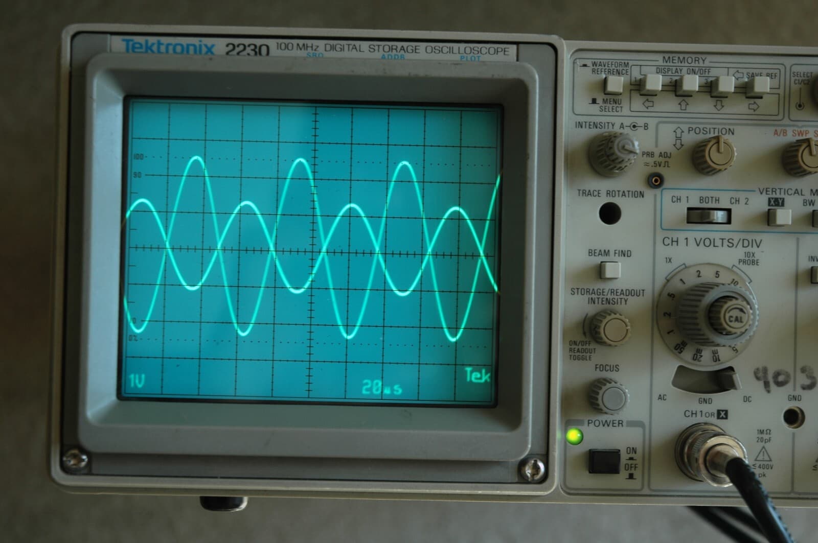 Tektronix 2230 100MHz Digital Oscilloscope, Calibrated, Two Probes, Power cord 5