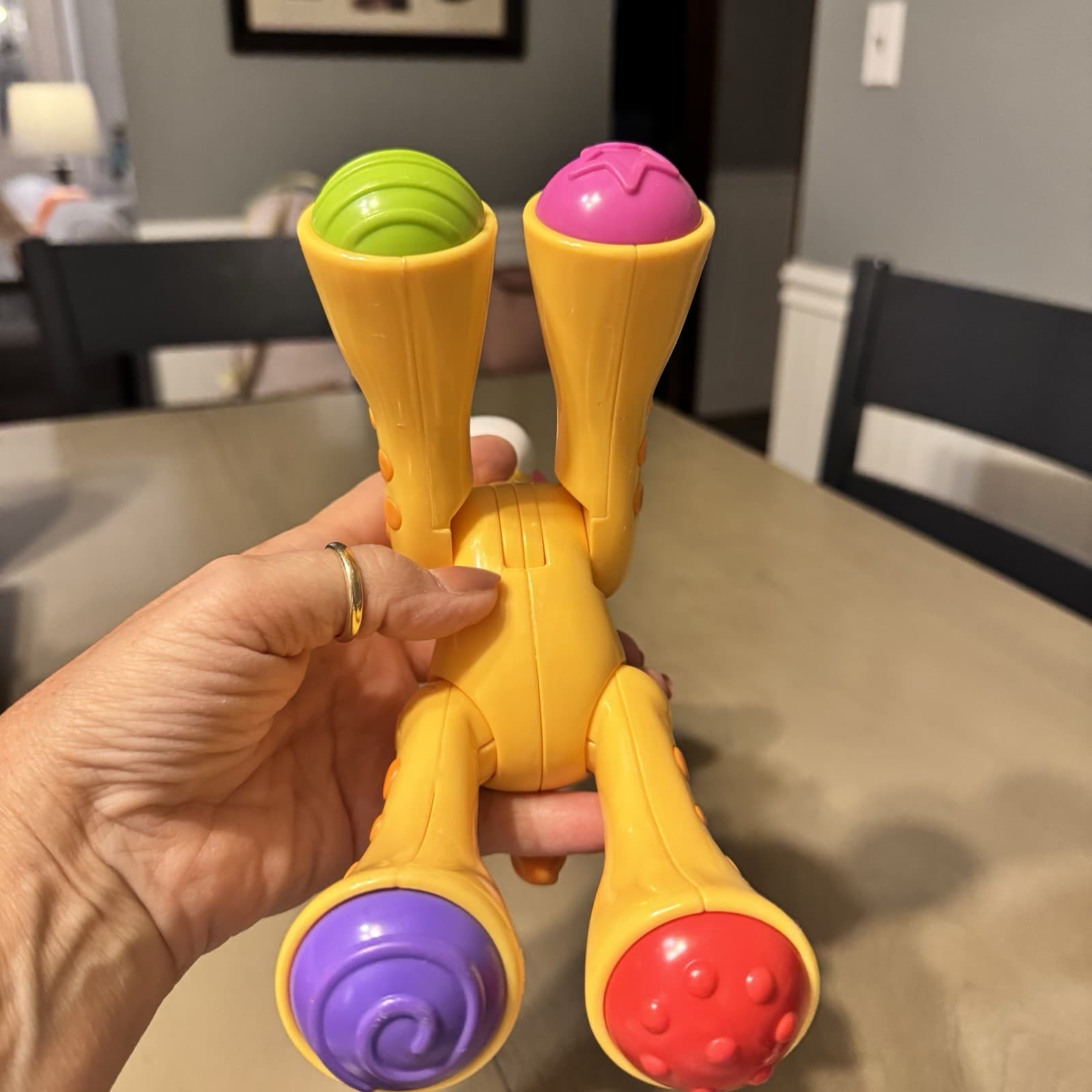 Fisher Price Amazing Giraffe Click & Clack Animal Noise Maker Toy Textured 6