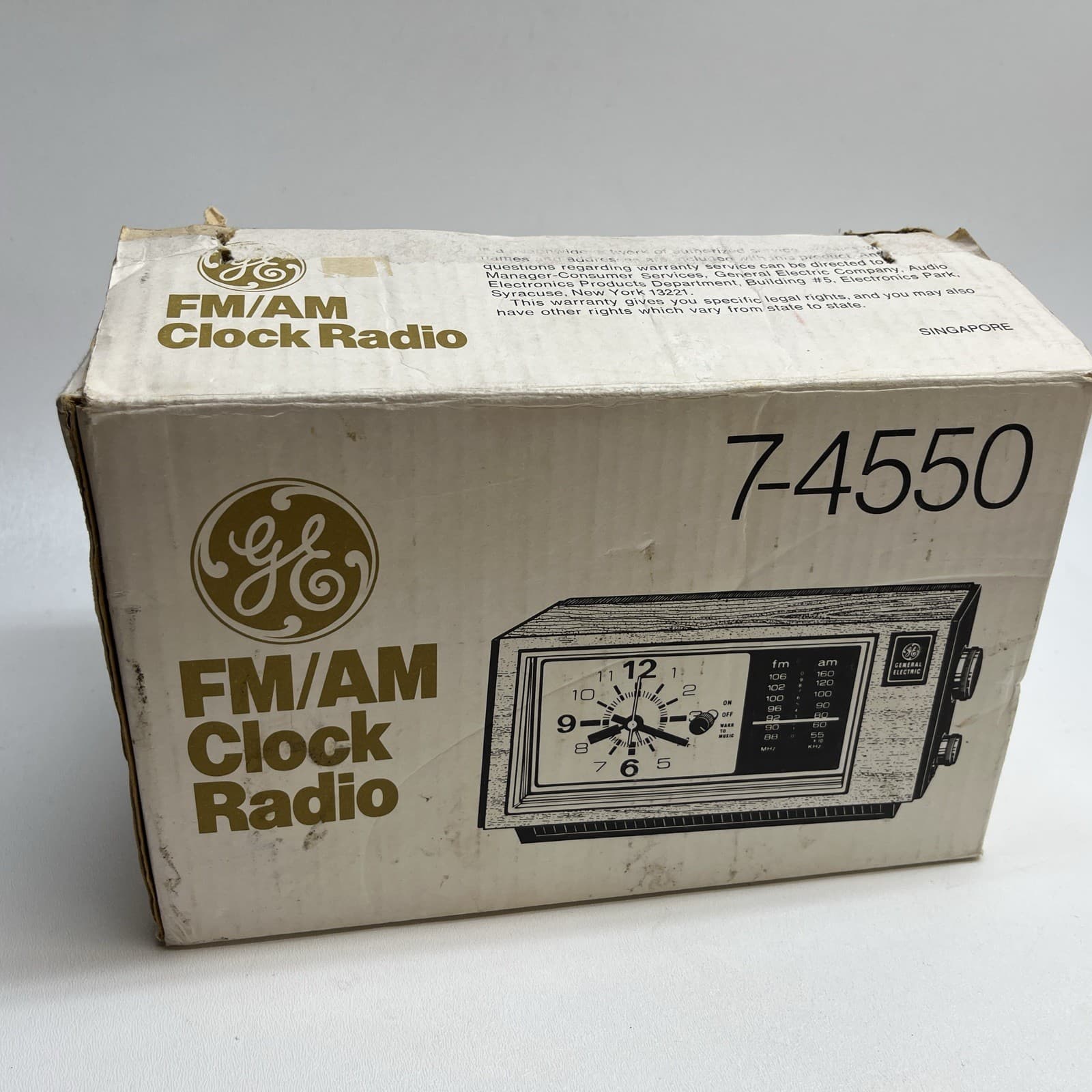 General Electric AM FM Clock Radio Model 7-4550D Walnut Wood Finish Working