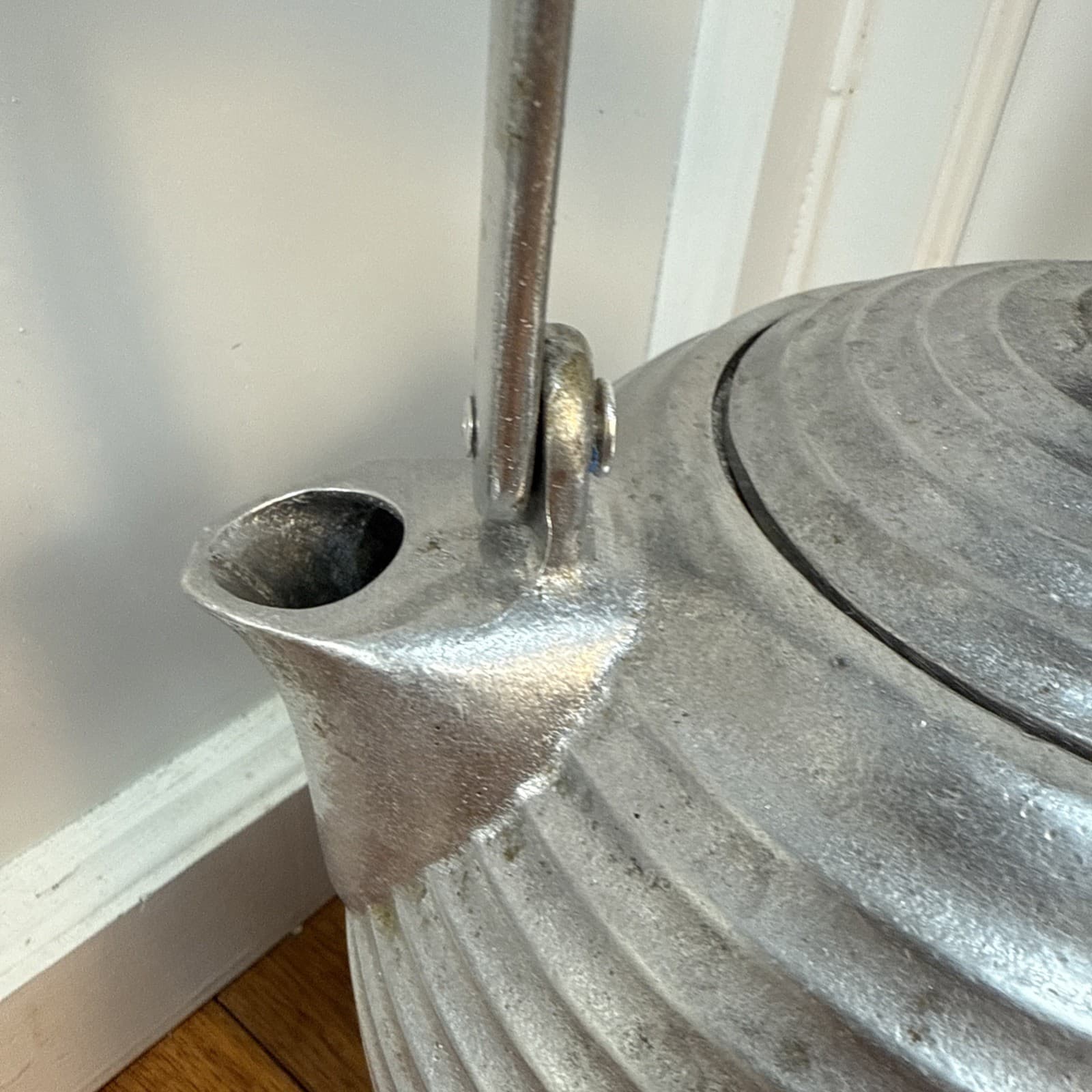 Wilton Primitive BEEHIVE Aluminum TEAPOT Kettle Armetale MCM Columbia PA Vintage 2