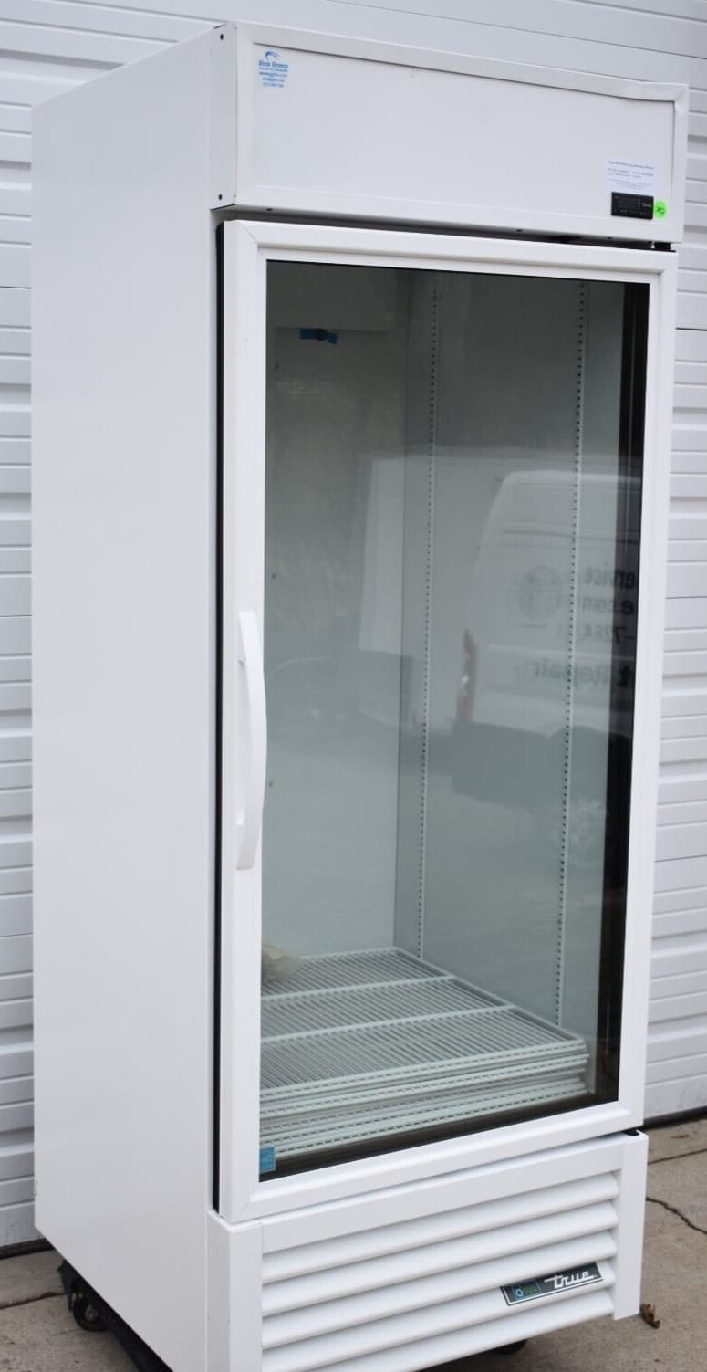 TRUE TSCI-600R-G GLASS DOOR REACH-IN REFRIGERATOR MULTIPLE USE 3