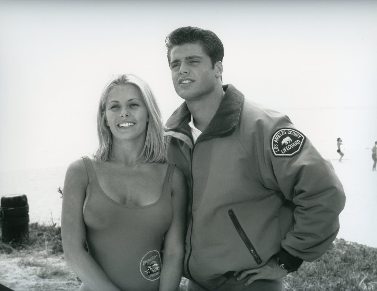 BAYWATCH 8x10 b/w Press Photo / Nicole Eggert & David Charvet