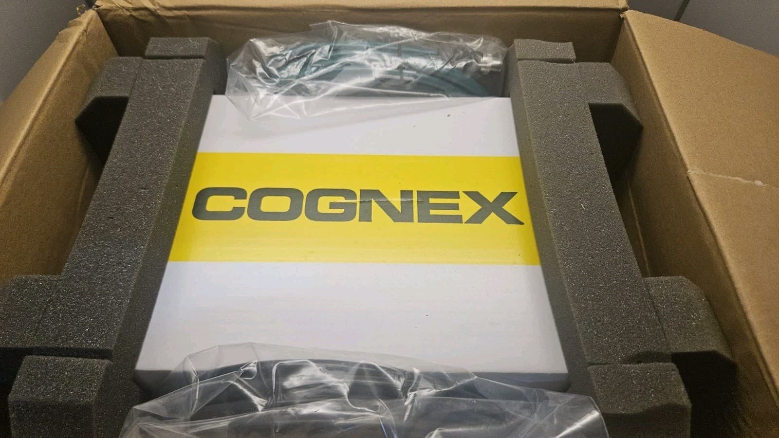 COGNEX 3D-A1000-DIM-L 1000003065 04 3D Dimensioning System New Open Box w/Cables 4