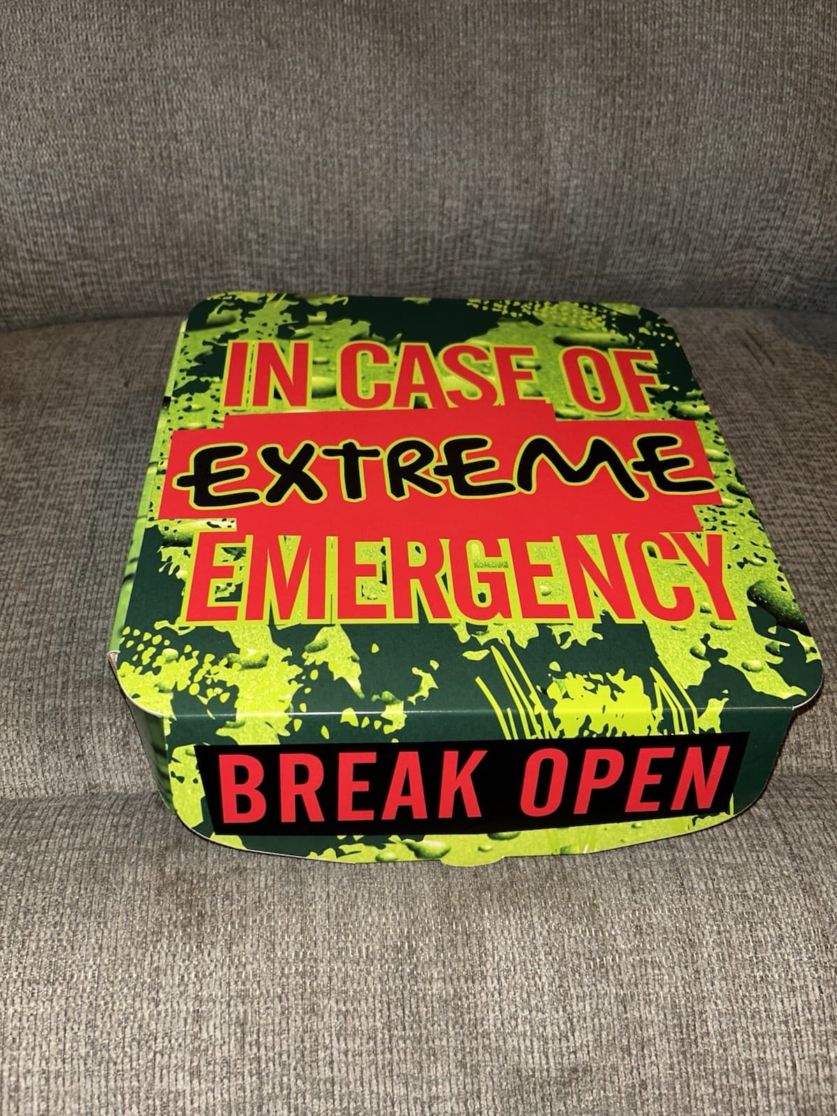 SURGE SODA SUPER FAN BOX EXTREMELY RARE  2