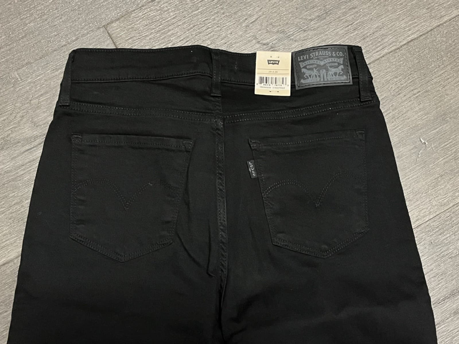 Levis Womens 311 Shaping Skinny Jeans Black, 28x28, Size 6S, NWT 4