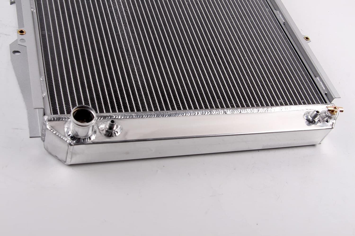 3 Row Core Aluminum Radiator For Toyota 4 Runner Pickup DLX SR5 Base Truck 3.0L 6