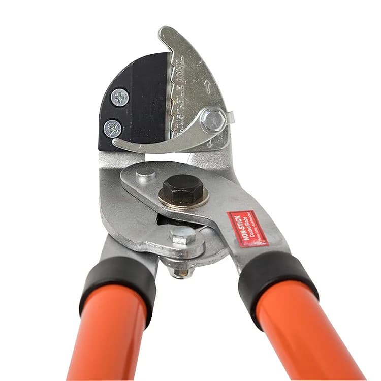 CE Tiger Jaw Cedar Lopper with 26˝ Telescopic Handles & 65° Angled Head