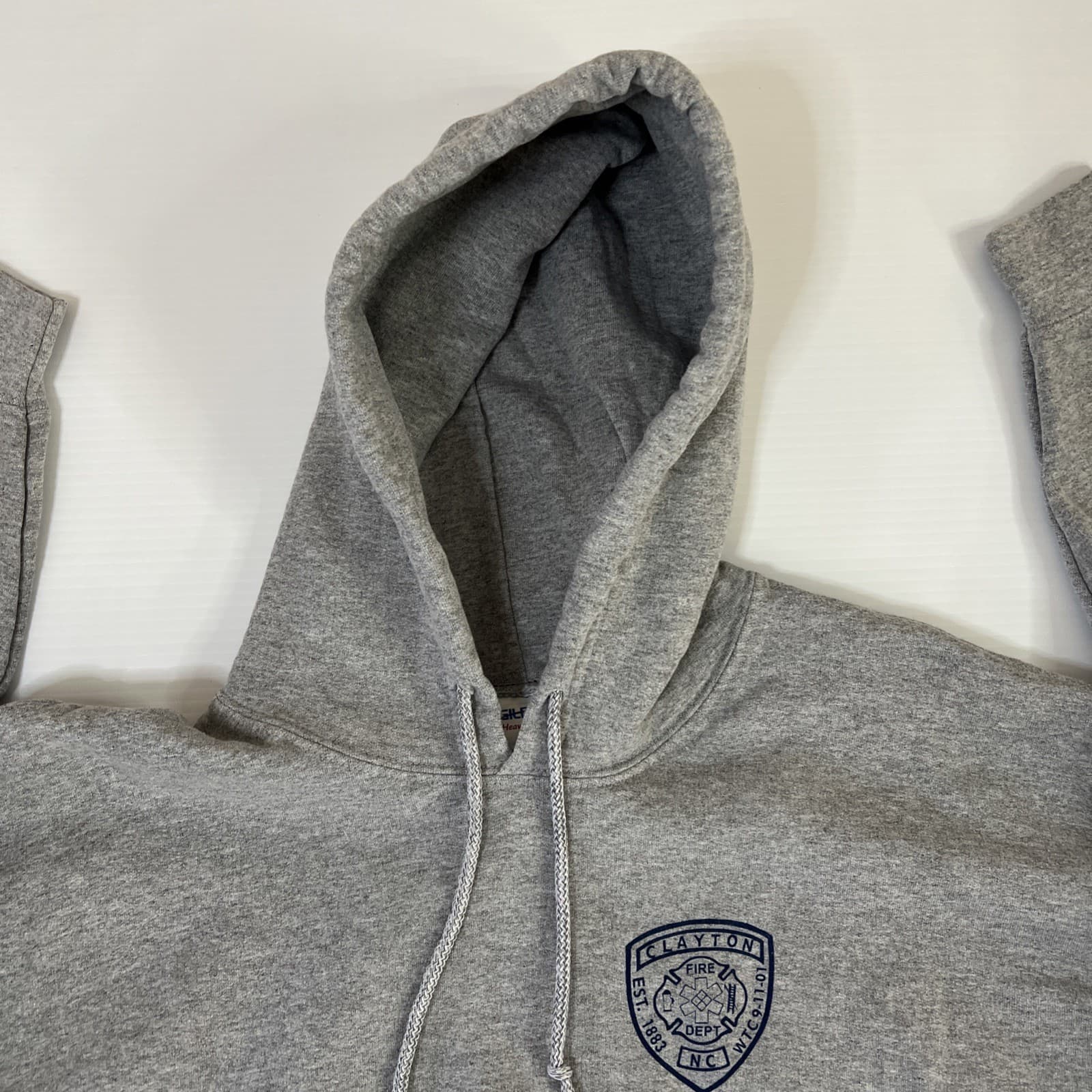 CLAYTON NC NORTH CAROLINA FIRE DEPARTMENT 9/11 TRIBUTE SWEATSHIRT VINTAGE MENS L 4