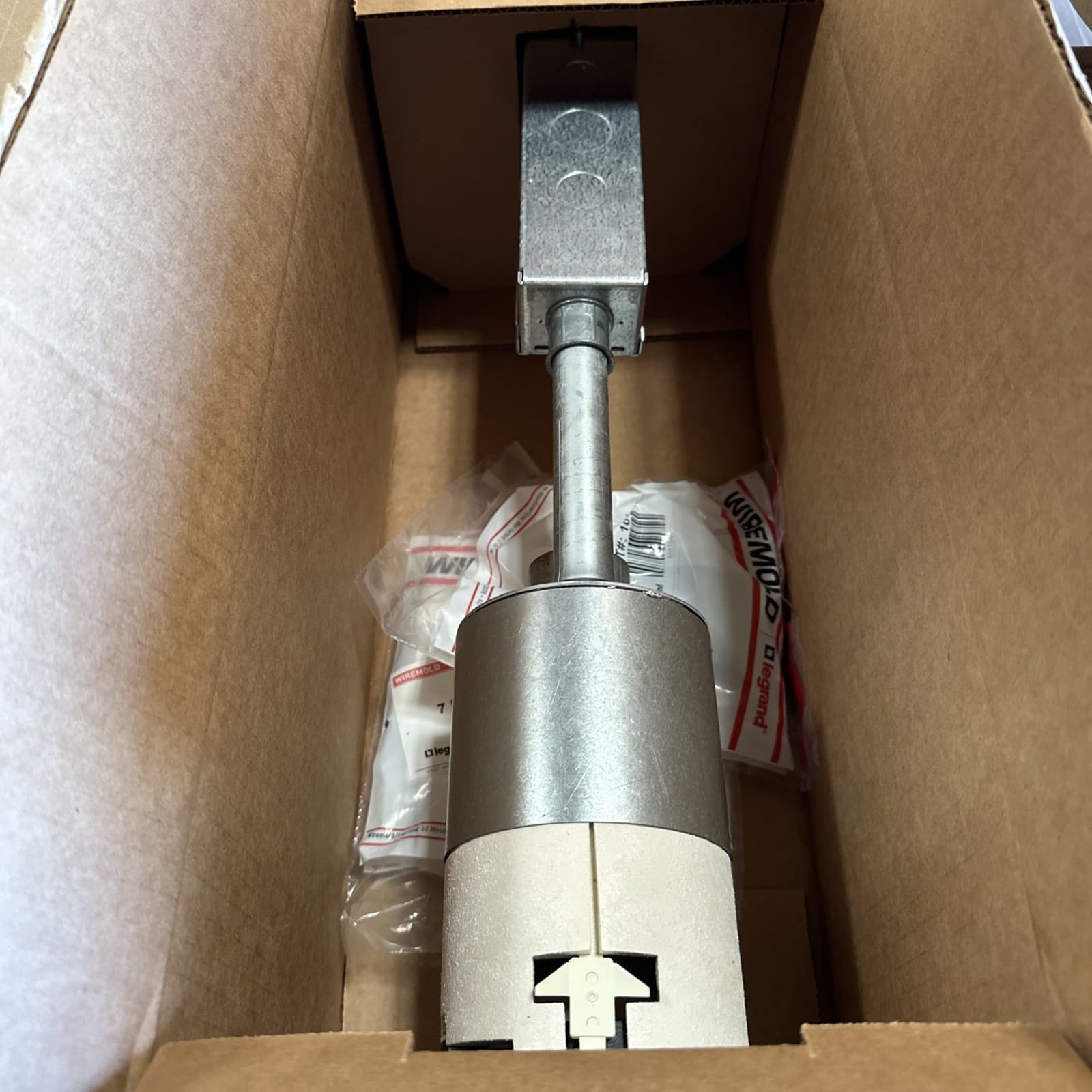 🔴Wiremold 4ATP2RBK 4" Evolution Series Poke-Thru Prewired Flush Duplex Black‼️ 3