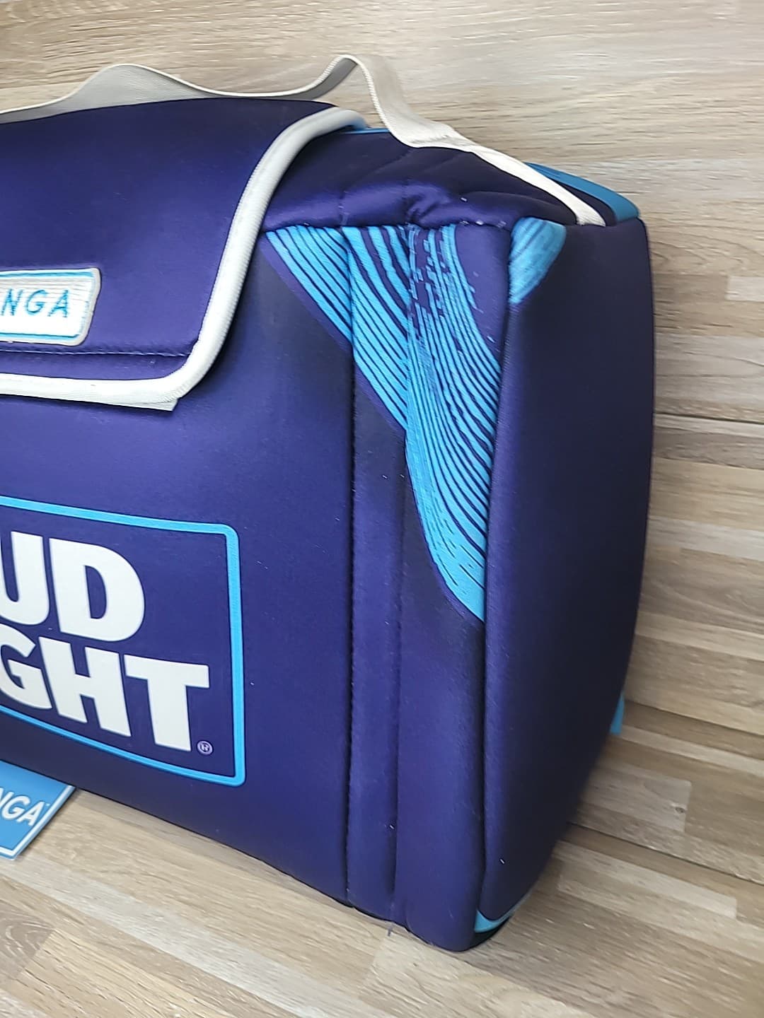 KANGA Coolers Bud Light 12-Pack Cover Cooler The No Ice Keep the Case NWT 4