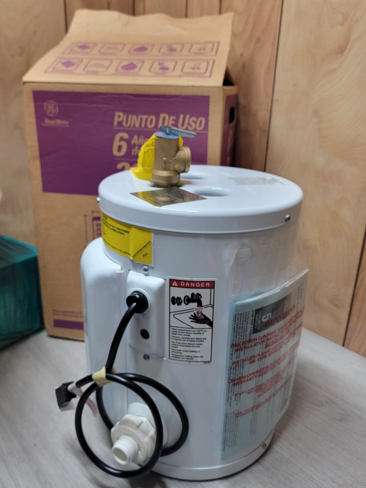 GE GE02P06SAG 120 Volt Electric Mini 2.5 Gallon Hot Water Heater 