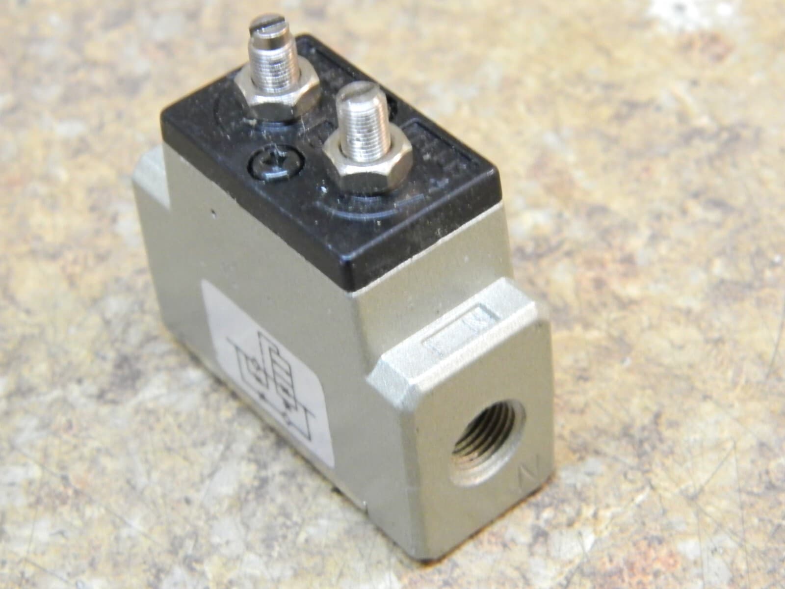 SMC NASS100  1/8" NPT  SLOW START VALVE 5