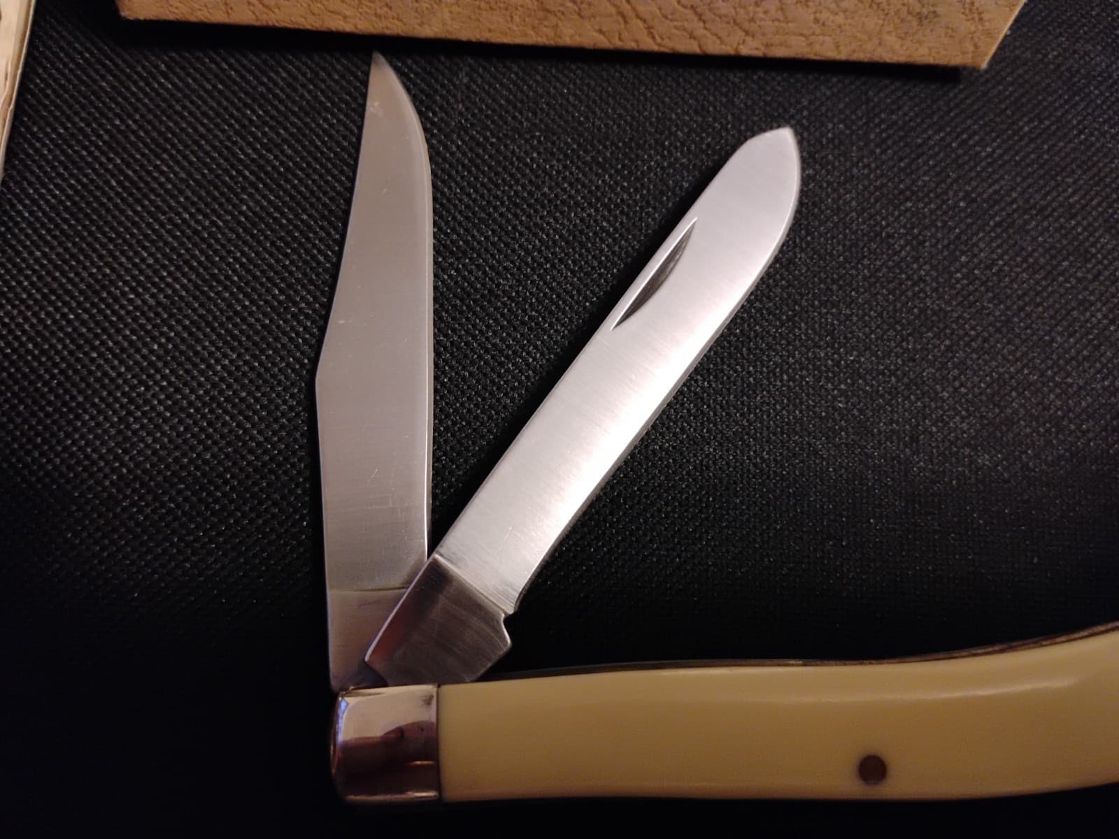 VINTAGE BUCK 329 U.S.A. TRAPPER MODEL NO 0329-YW PRE DATE CODE 6