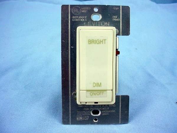 Leviton Almond Multi-Way 3-Key Dimmer Switch MicroDim 1000W 11000-PA Boxed