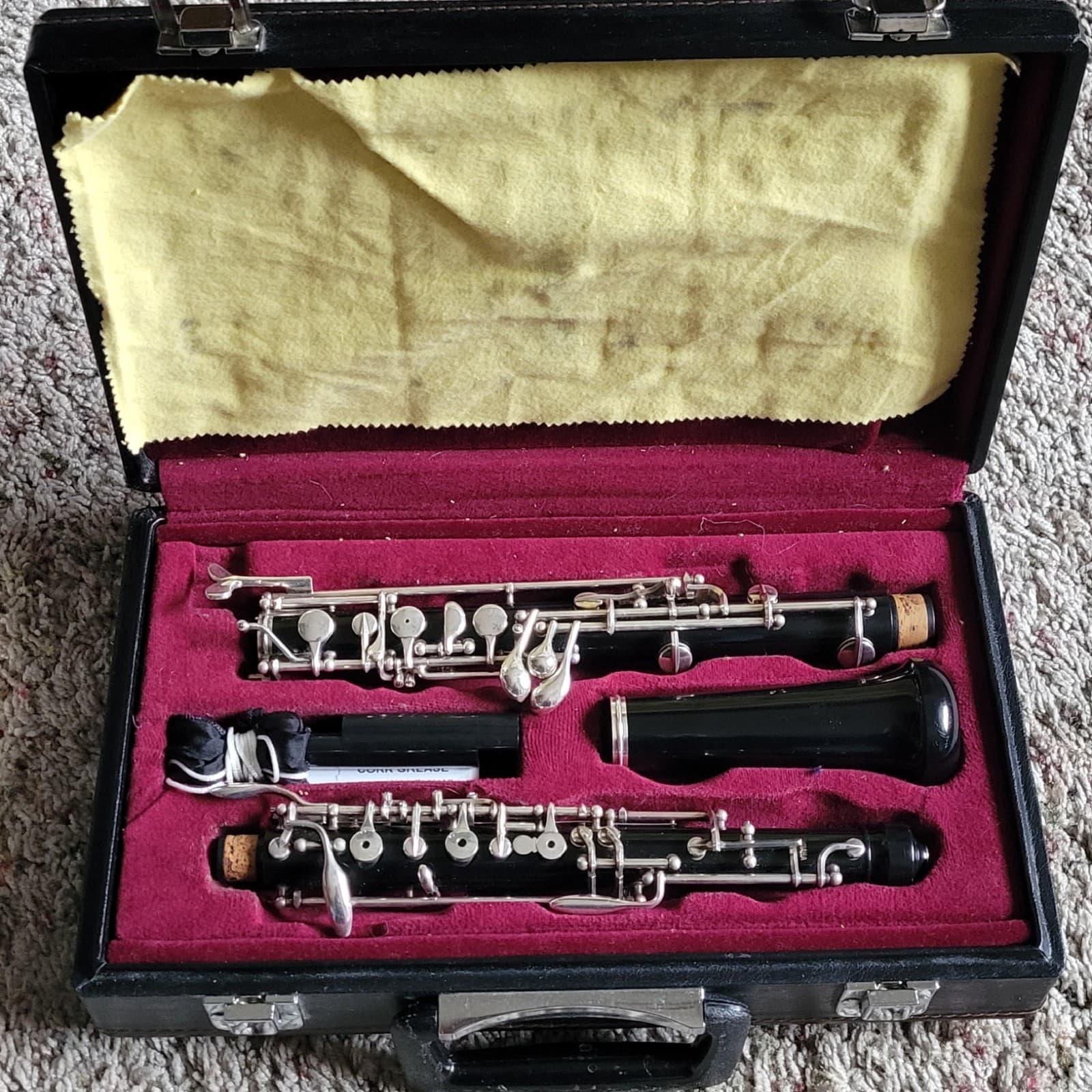 Yamaha Oboe Student Model YOB-211, Good Condition! Pre owned. With extra items.