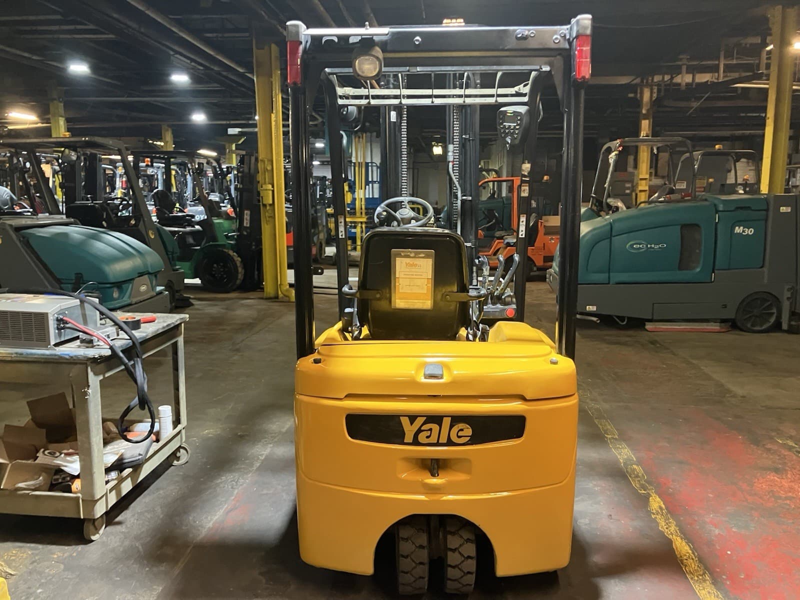 2019 Yale 4000 LB Forklift With Side Shift and Triple Mast ERP040 6