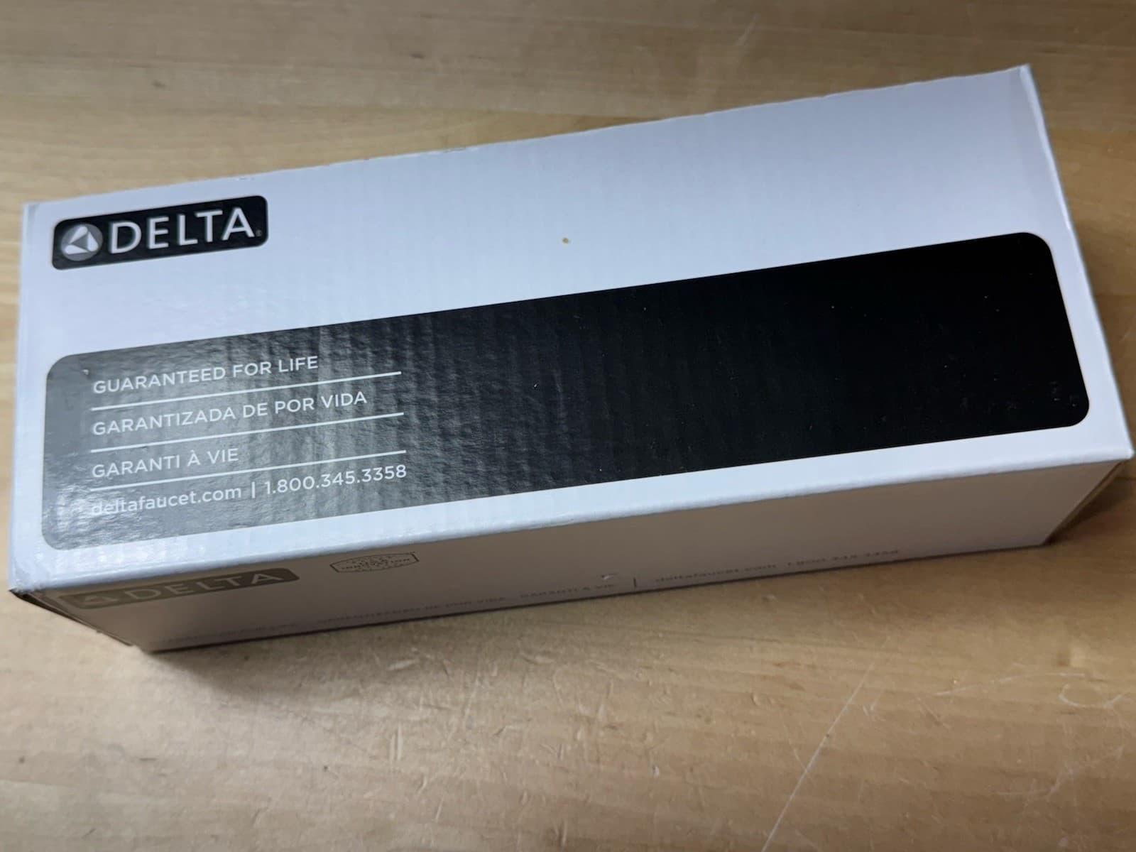 DELTA  8" Stryke Mini Towel Bar 77608 BL Finish: Matte Black 3