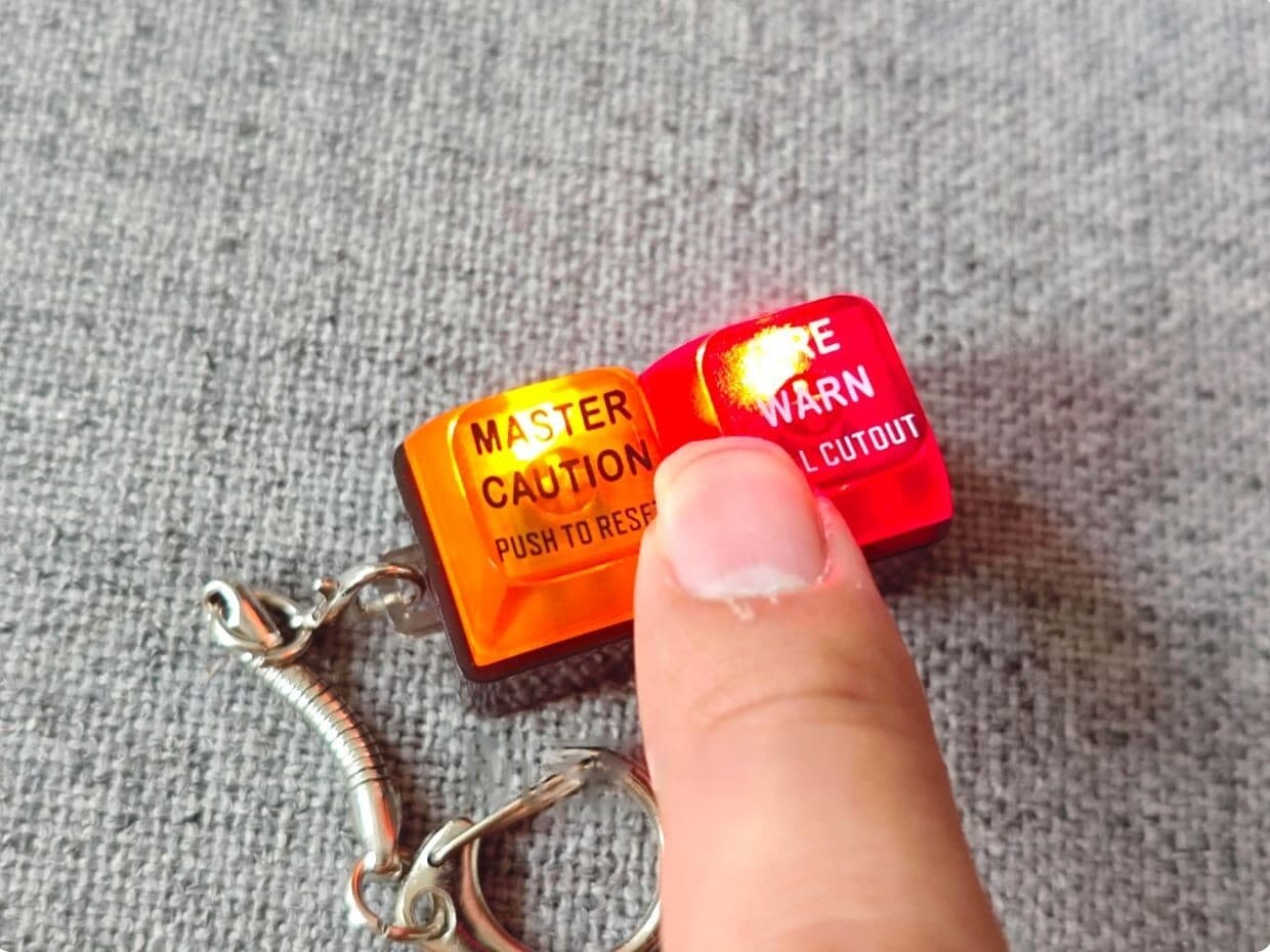 Boeing 737 Master-Caution Warning Light Keychain (One Unit) 5