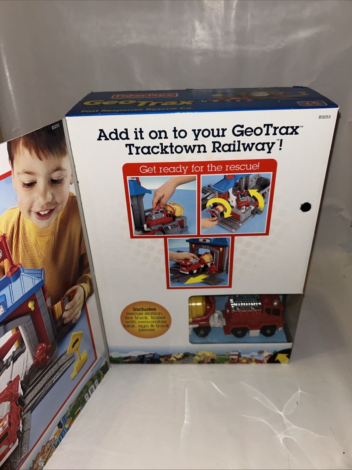 New In Box Fisher Price GeoTrax Fast Response Rescue Co. Fire Station Train Set 2