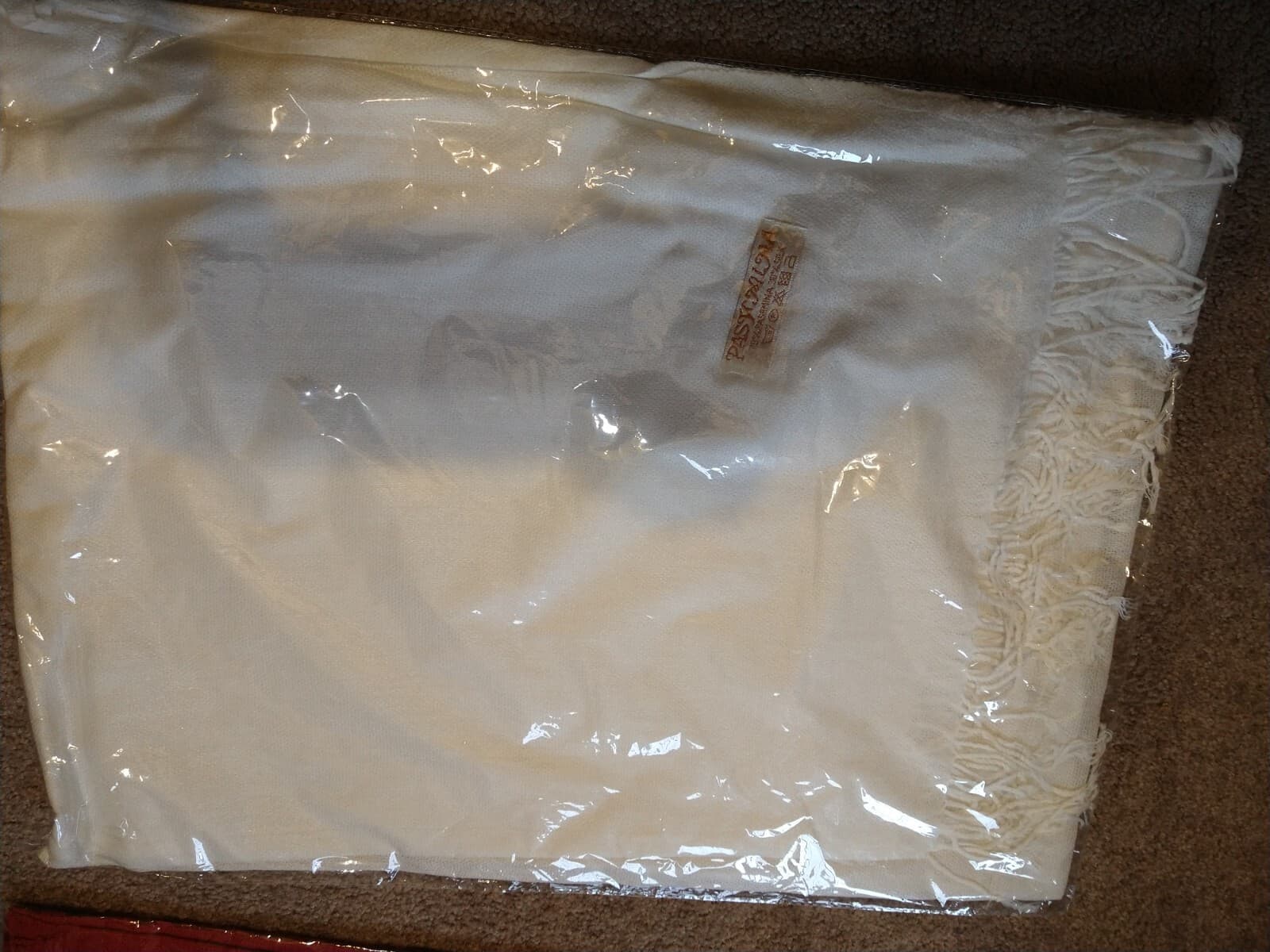Pashmina Shawl  BEIGE 70% Pashmina 30% Silk New In Package NEVER OPENED 70X30 4