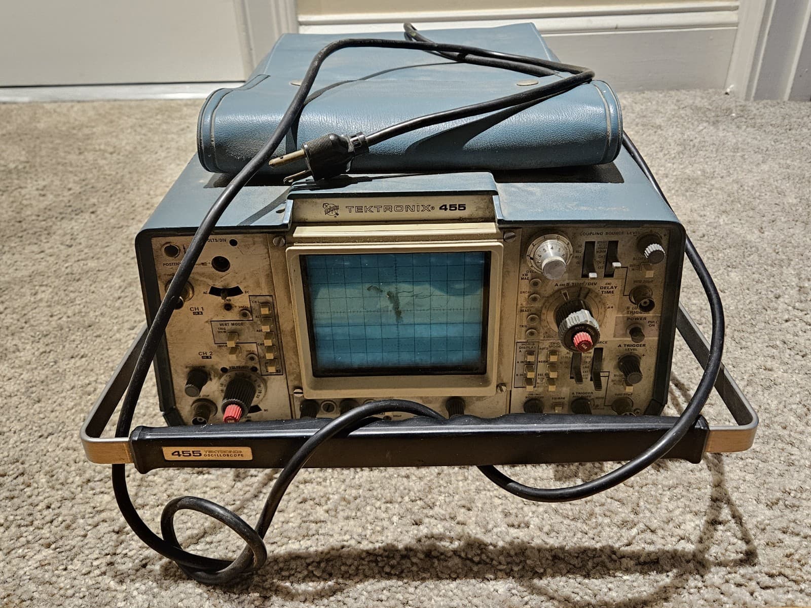 Vintage TEKTRONIX Model 455 Oscilloscope 2